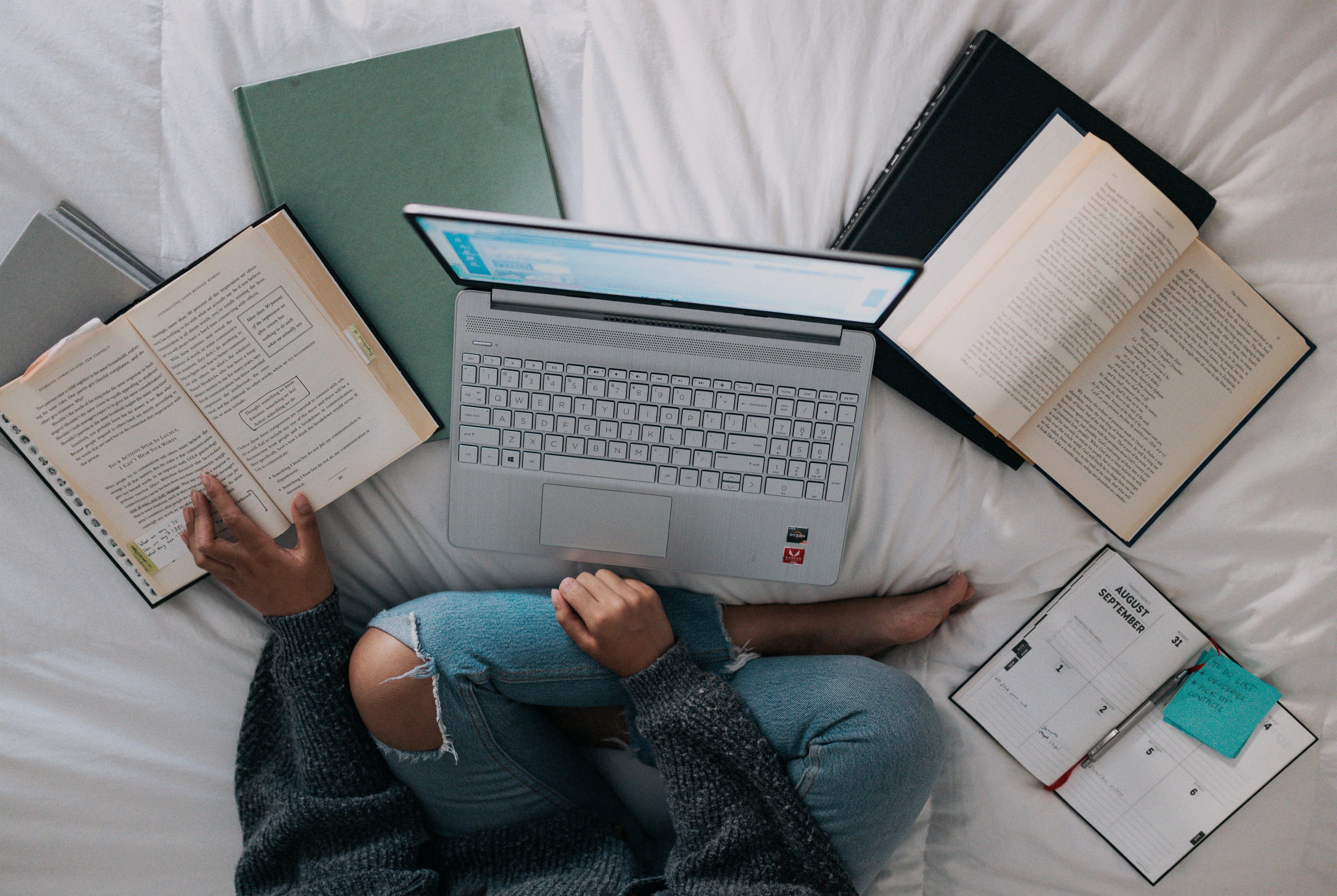 https://sihma.websolutionsdesk.com/photos/shares/windows-v94mlgvsza4-unsplash.jpg